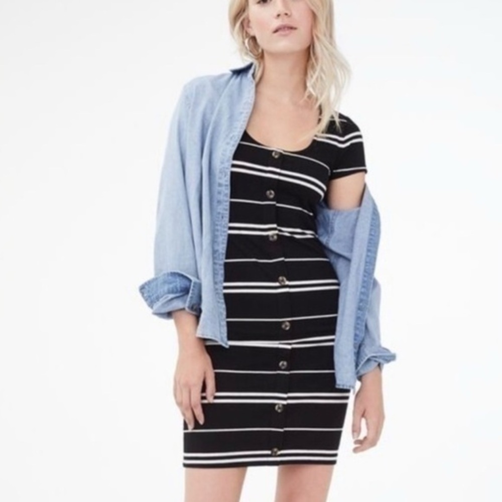 Aeropostale Striped Button-Front Bodycon Dress
Size Small